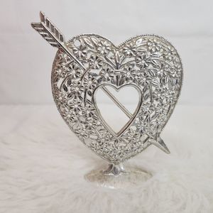 3/$20🖤 Heart arrow earring holder silver colored metal